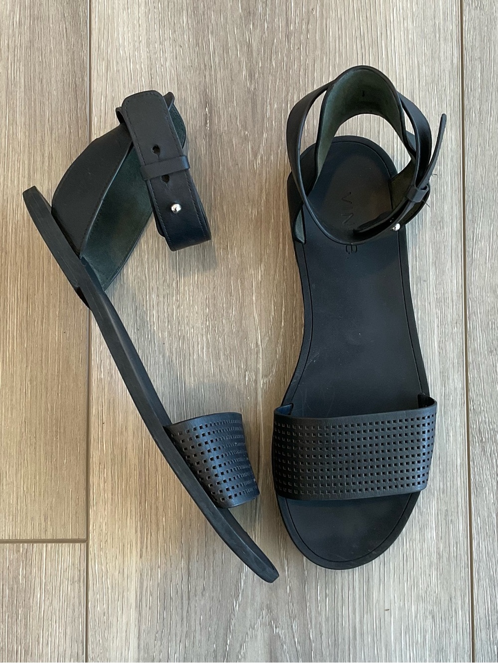 VINCE  Sawyer Leather Ankle-Wrap Sandal in Black Leather Size 8.5